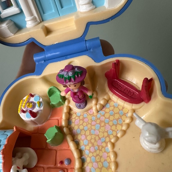 1990 Fifi’s Parisian Apartment Polly Pocket Bluebird Toys Complete Set - Picture 9 of 14